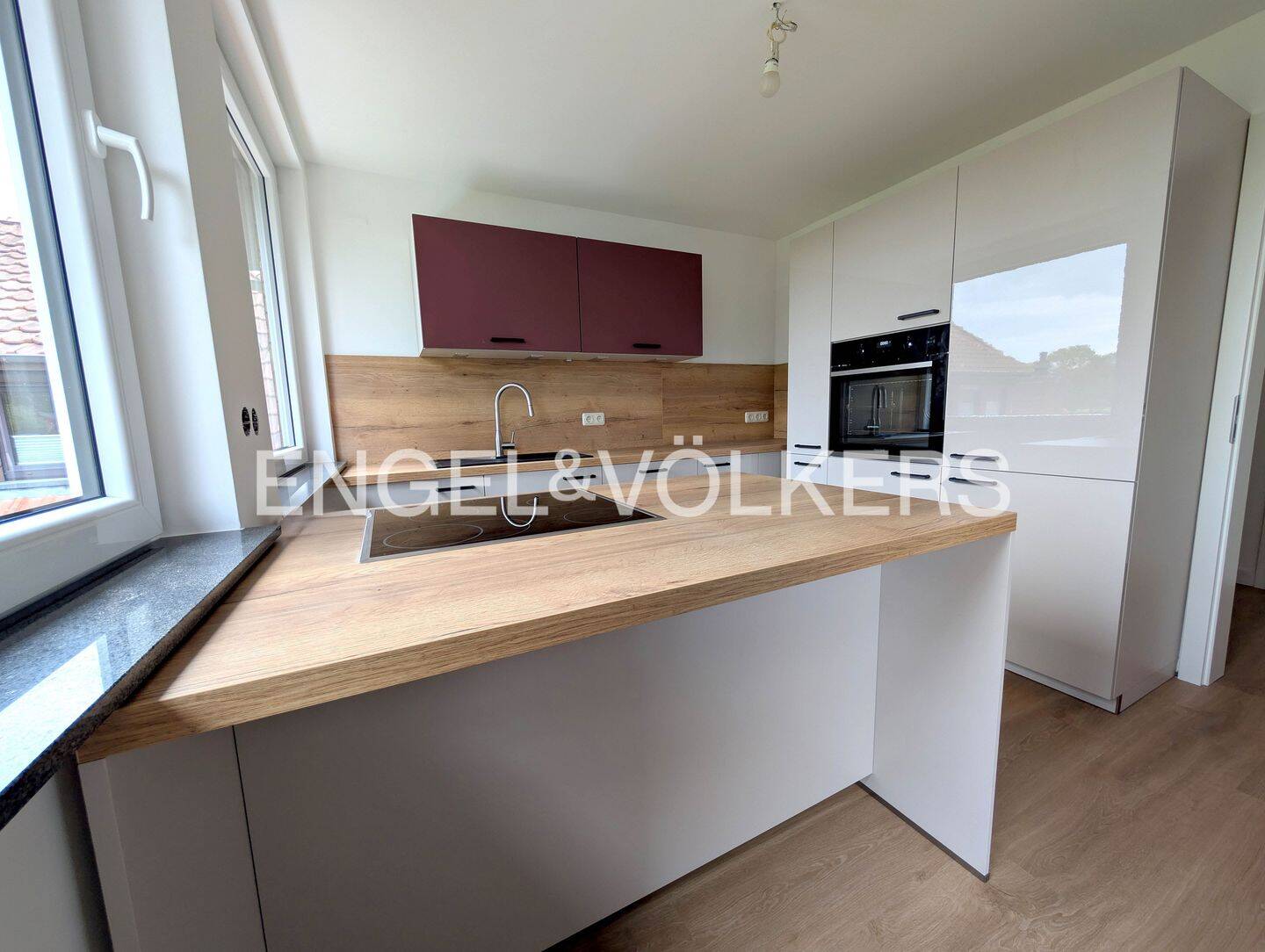 Großzügige 4-Zimmer-Dachgeschosswohnung mit Loggia und Blick ins Grüne – Riede – Vorschaubild 7