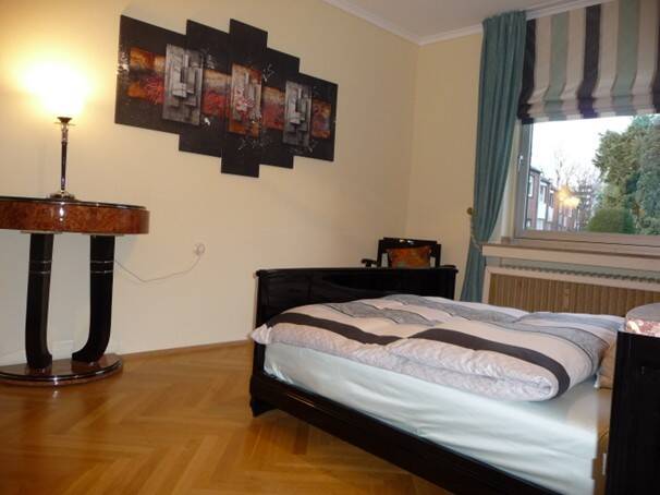 Exklusive 3-Zimmer-Wohnung mit Traumgarten und wohnlich ausgebautem Untergeschoss! – Düsseldorf – Vorschaubild 6
