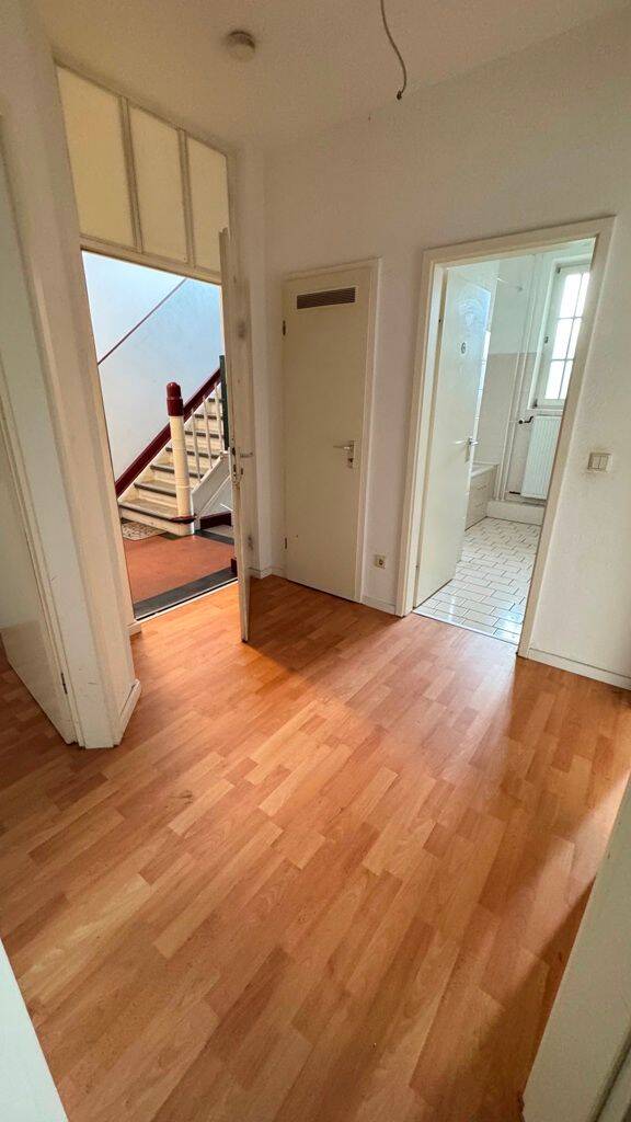 Frei zum Selbstbezug ! Sonnige 2- Raum- ETW mit Balkon in Duisburg - Hüttenheim - provisionsfrei ! – Duisburg – Vorschaubild 4