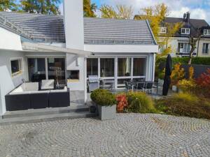 ***Exklusive Villa, idyllische Lage direkt am Waldrand von Waldtrudering***prominenter Vorbesitz*** – 81827 München – Vorschaubild 2