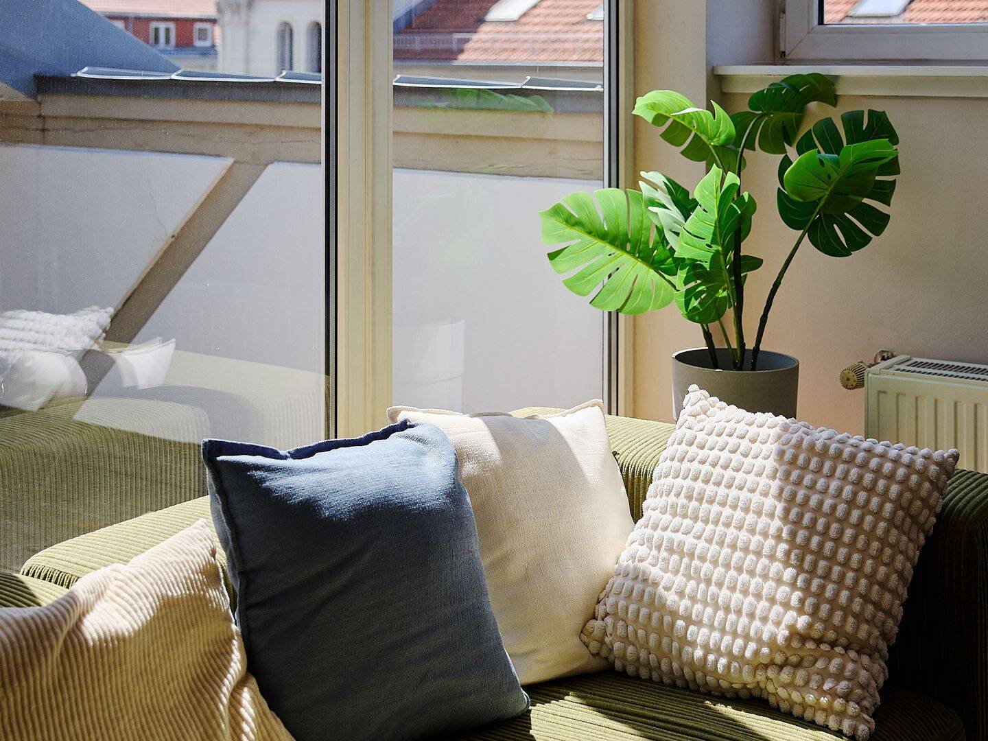 Kompakte Dachgeschosswohnung mit Terrasse und weitem Blick im Wrangelkiez – Berlin – Vorschaubild 7