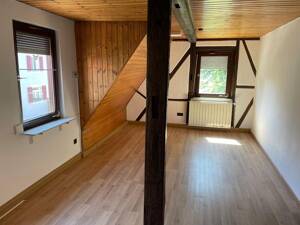 Schöne 2 Zimmer-DG Wohnung mit grosser Terrasse – 71729 Erdmannhausen – Vorschaubild 2