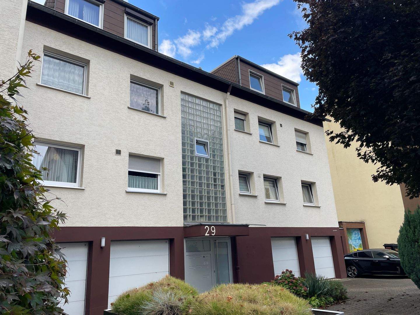 Sehr schöne und großzügige 2,5 Raum Wohnung