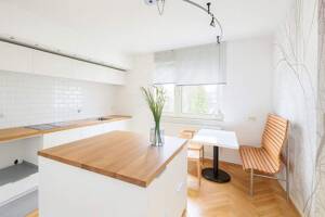 Altbau-Maisonette mitCharme & Charakter: 135 m², offene Küche & Dachboden mit Ausbaupotenzial