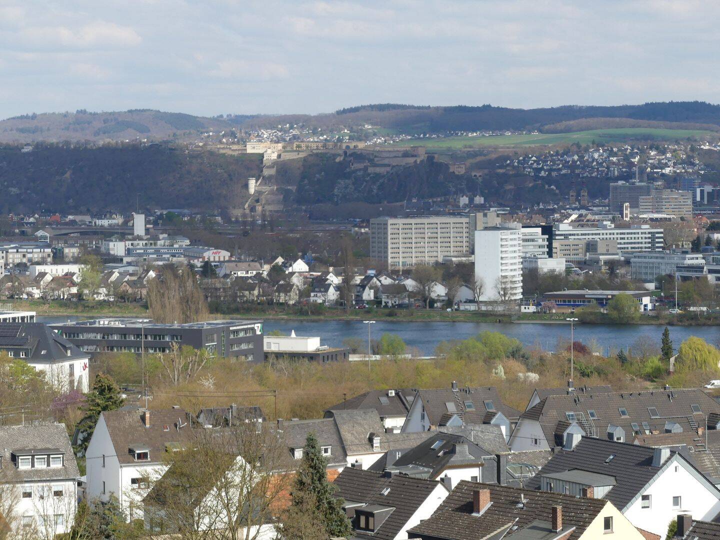 Attraktive Eigentumswohnung in Koblenz Metternich - Traumblick inklusive!