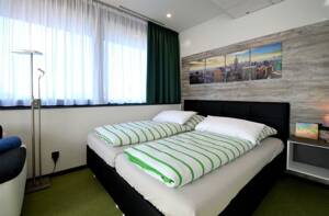 1-Zimmer-Penthouse-Wohnung mit Ausblick, komplett ausgestattet, Innenstadt Offenbach – 63065 Offenbach am Main – Vorschaubild 3