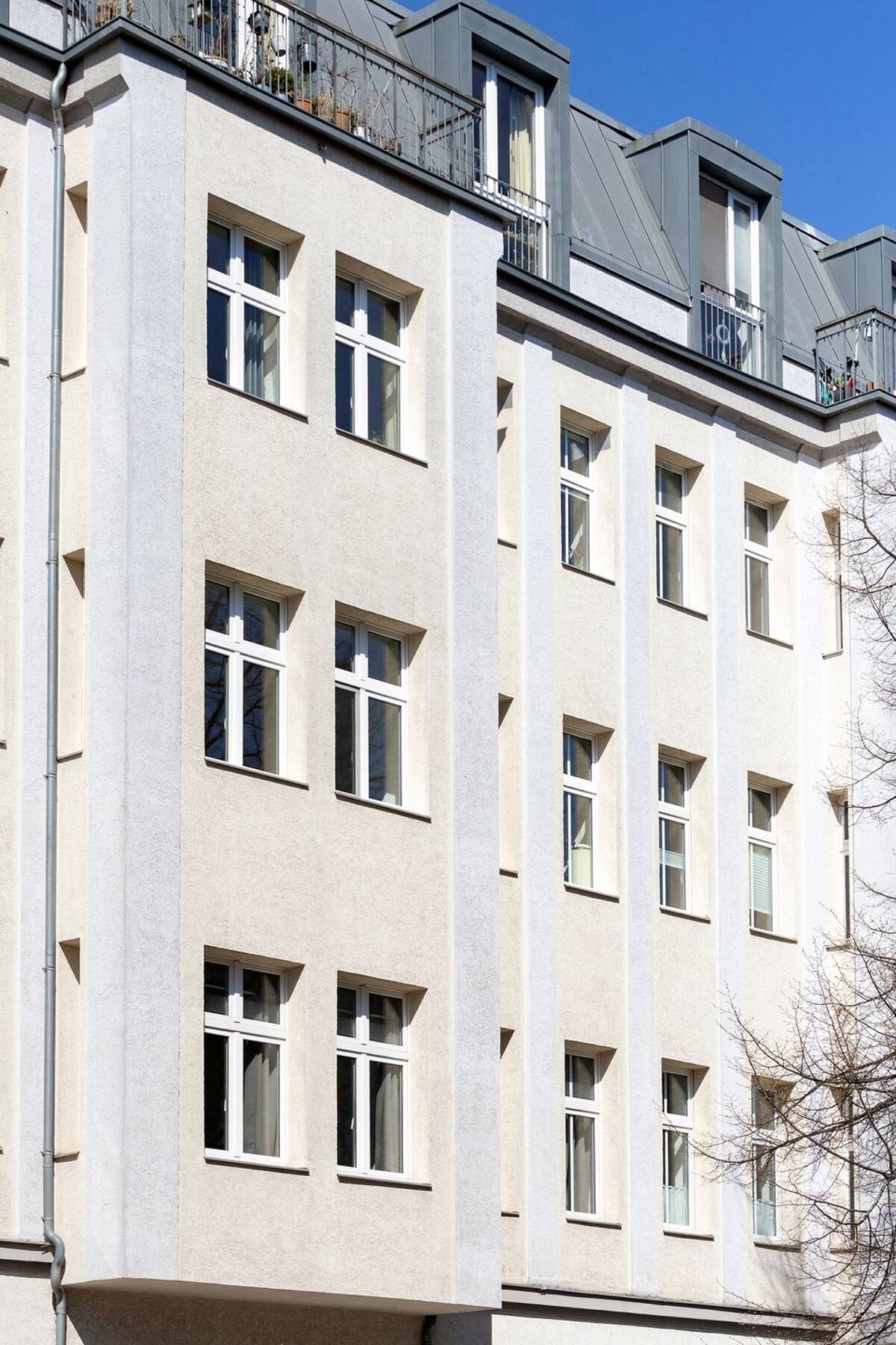 1-Zimmer-Altbauwohnung mit Balkon im modernisierten Altbau - provisionsfrei in Weißensee! – 13088 Berlin – Bild 1 von 9
