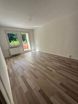 Großzügige 3RWE mit offener Küche und Balkon über die gesamte Breite der Wohnung! – 4289 Leipzig – Vorschaubild 2