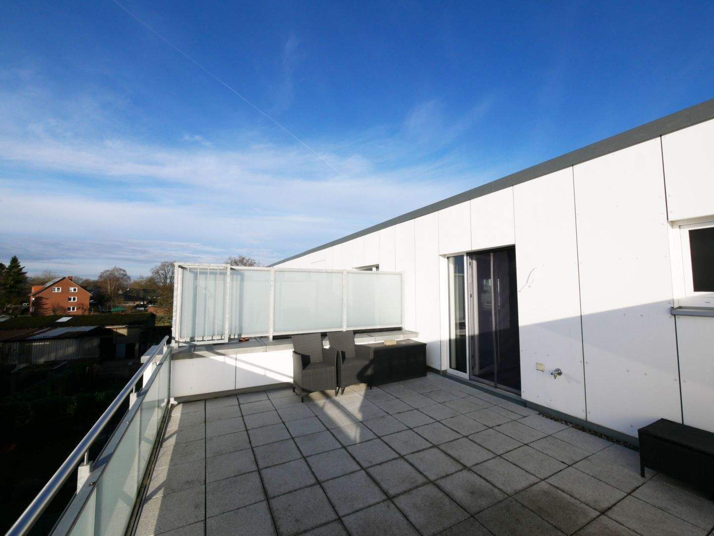 Neuwertiges, topp ausgestattetes MRH mit Vollkell. + Dachterrasse – Norderstedt – Vorschaubild 3