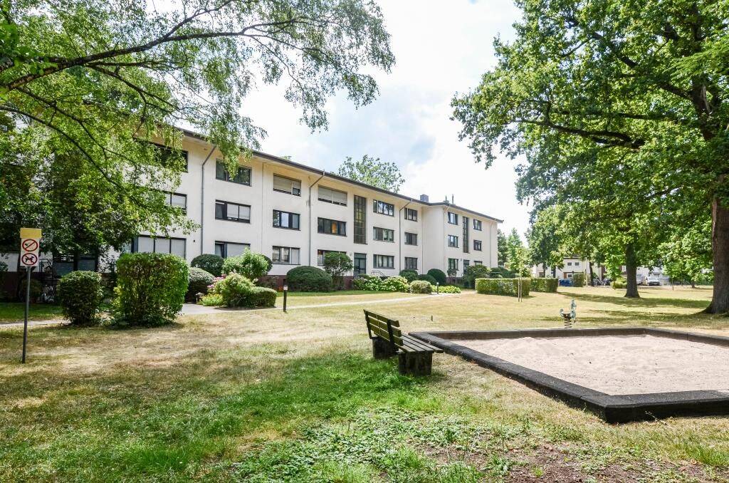 Gut geschnittene 3-Zi.-ETW auf Erbpachtgrund für EUR 70 JÄHRLICH Balkon * neues Bad * Garage möglich * Renovierung...