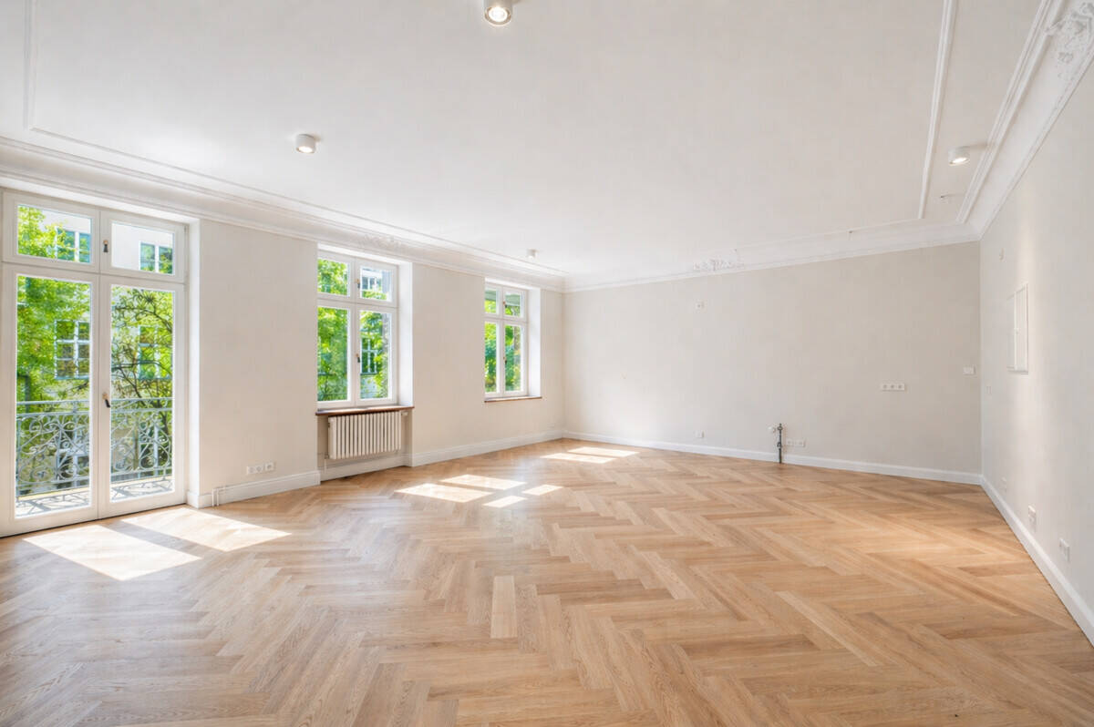 Traumhafte 4-Zimmer-Altbauwohnung mit kleinem Balkon am Schustehrusspark! RENOVIERT & BEZUGSFREI!
