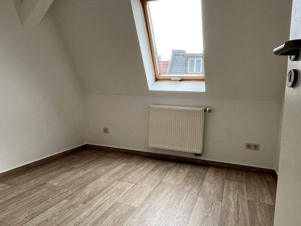 Bezugsfreie 2- bis 3-Zimmer Dachgeschoss-Wohnung in Jena-West – Jena – Vorschaubild 5
