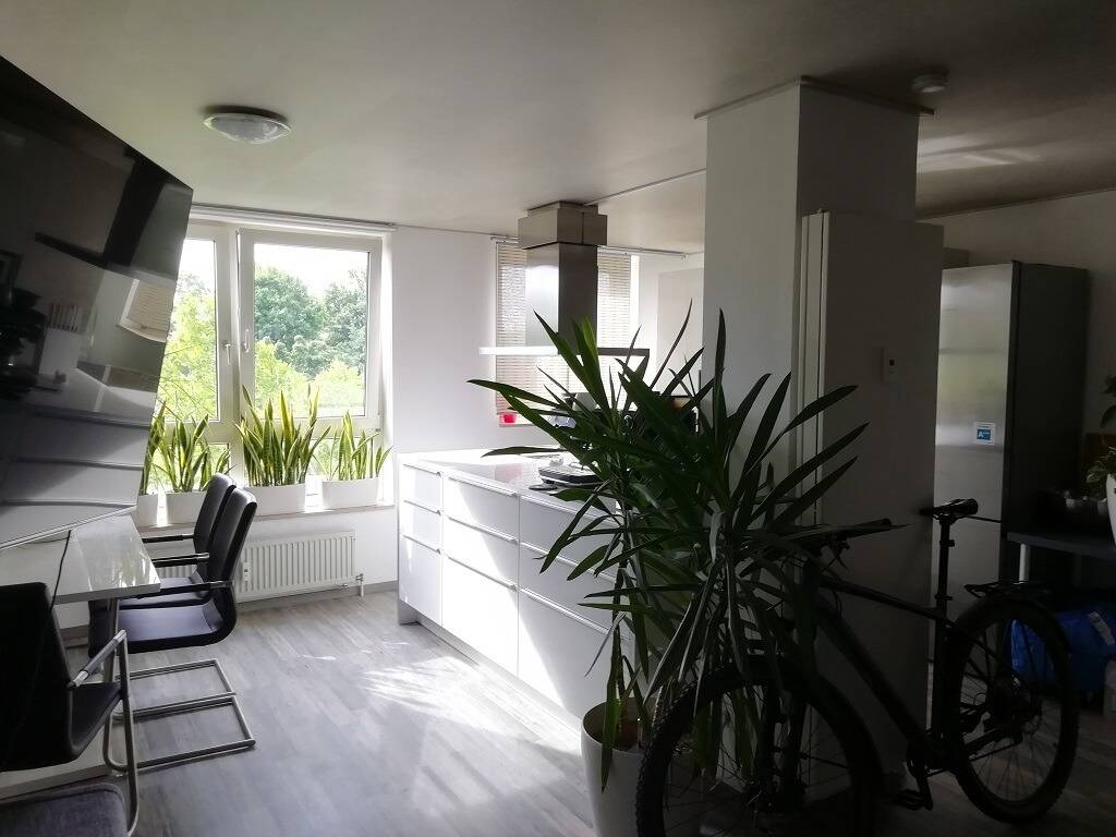 Traumhafte 3-Zi-Stadtwhg. m. offenem Wohnraumkonzept, Lift, EBK, 2 Balkone, 2 Badezimmer, Fernblick! – Nürnberg – Bild 1 von 9