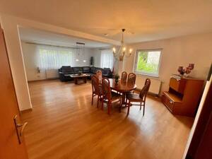 Charmante Doppelhaushälfte mit großer Terrasse, viel Grün und perfekter Familienlage in der Brühlervorstadt – 99094 Erfurt – Vorschaubild 9