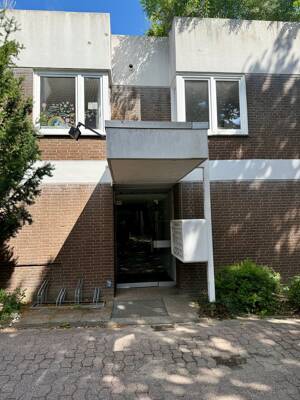 Gepflegte 3-Zimmer-Wohnung mit Garten, Pool, Sauna & Garage in Bremen-Vahr (Radio Bremen) – 28329 Bremen – Vorschaubild 2