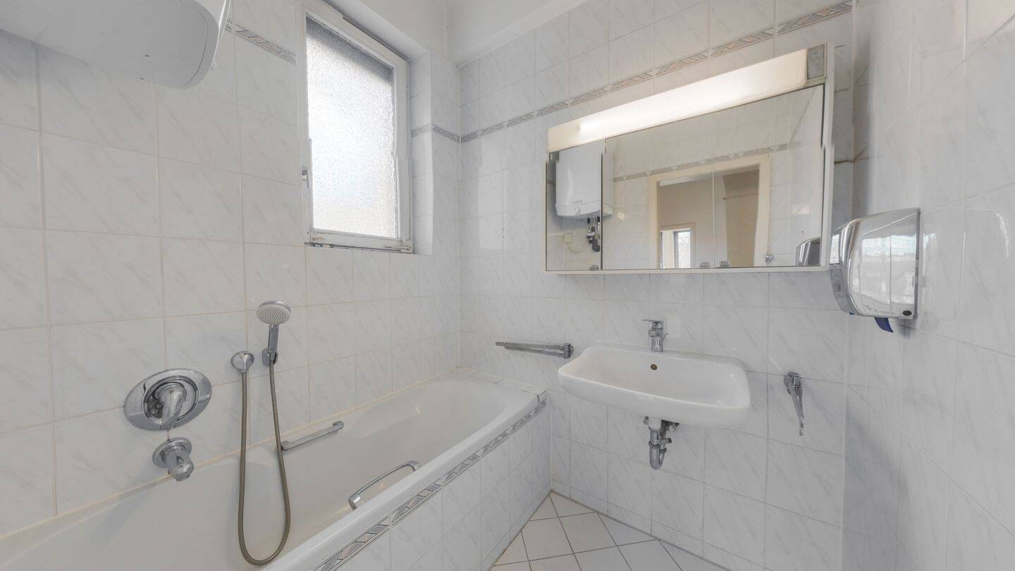 *** Großzügiger Altbau-Charme in S-Bad Cannstatt mit 4,5 Zimmern & Balkon *** – Stuttgart – Vorschaubild 7