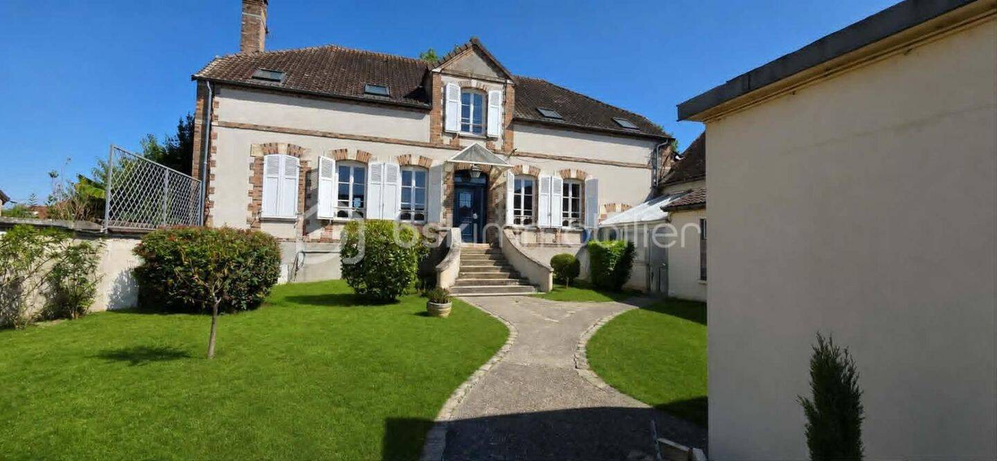 Maison 7 pièces 276 m² · à Saint-Clément · 276 m² · 495 000 €