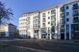+++ Zentrale Lage! - 1-Zi-Apartment mit Parkett und Balkon +++