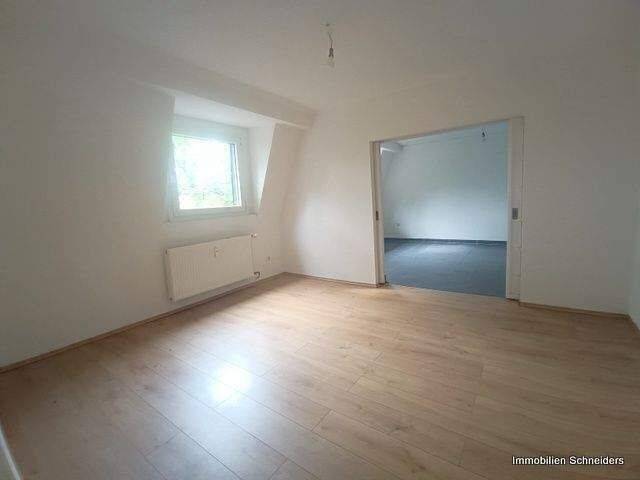 Duisburg-Alt-Hamborn, Kampstraße 63 - Frisch renovierte 2 Zimmer-Wohnung im 3.OG ab Juli zu mieten !! – Duisburg – Vorschaubild 3