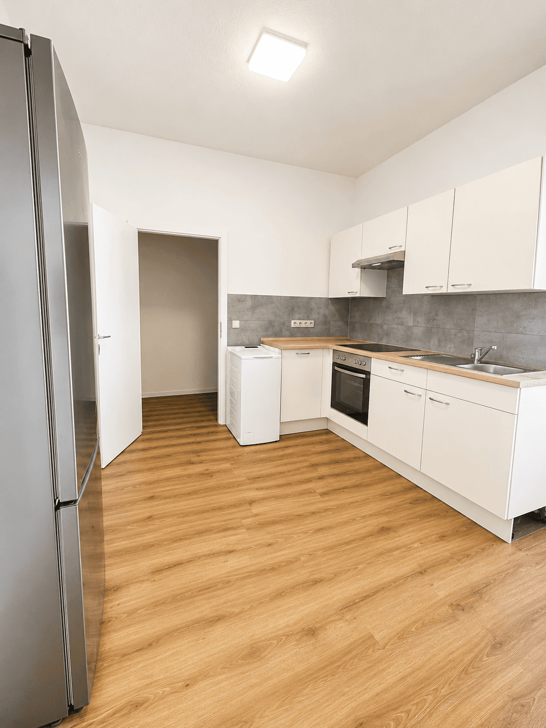 Neu - Inkl. mobilem Klimagerät! - Saniertes Bad, hochwertige EBK – Magdeburg – Vorschaubild 4