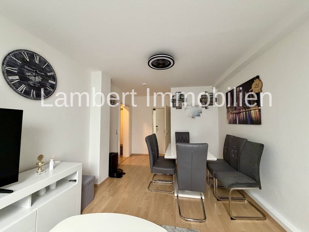 Charmante Dachgeschosswohnung im Altbau mit 2,5 Zimmern in der Wiesbadener Innenstadt – Wiesbaden – Vorschaubild 3