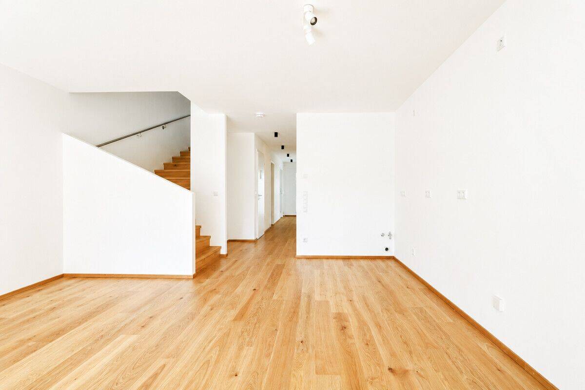 ERSTBEZUG! Exklusive 2,5-Zimmer-Maisonettewohnung mit Townhouse-Feeling – München – Vorschaubild 3