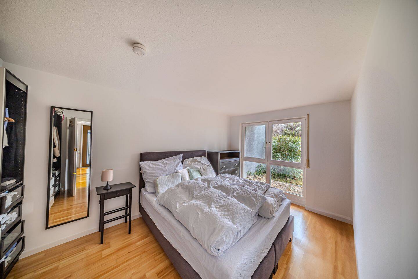 Außergewöhnliche 2,5-Zimmer-Split-Level-Wohnung mit privatem Garten und traumhafter Aussicht – Stuttgart – Vorschaubild 9