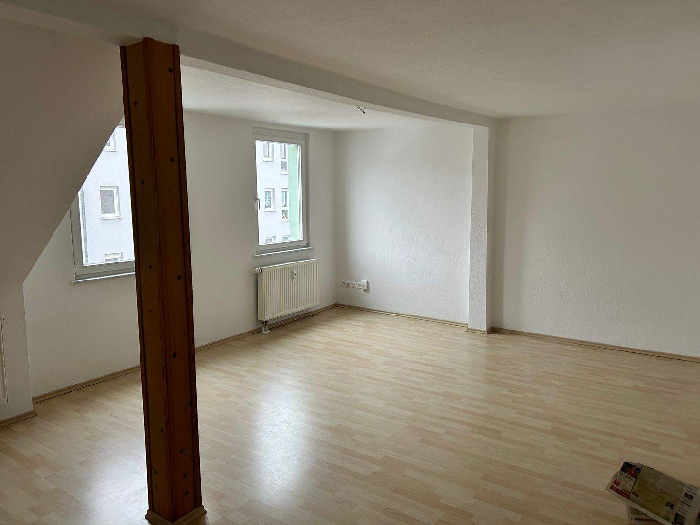 HELLE DACHGESCHOSS-WOHNUNG SUCHT NETTEN MIETER!!! – Chemnitz – Vorschaubild 2