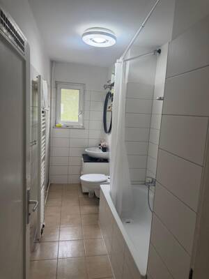 Ab sofort 3-Zimmer Wohnung mit Einbauküche und Möbel am Frankfurt am Main – 65929 Frankfurt am Main – Vorschaubild 1