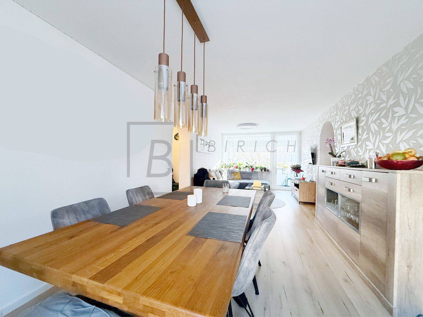 Familienfreundliche 4,5-Zimmer-Wohnung mit Garage und Aufzug