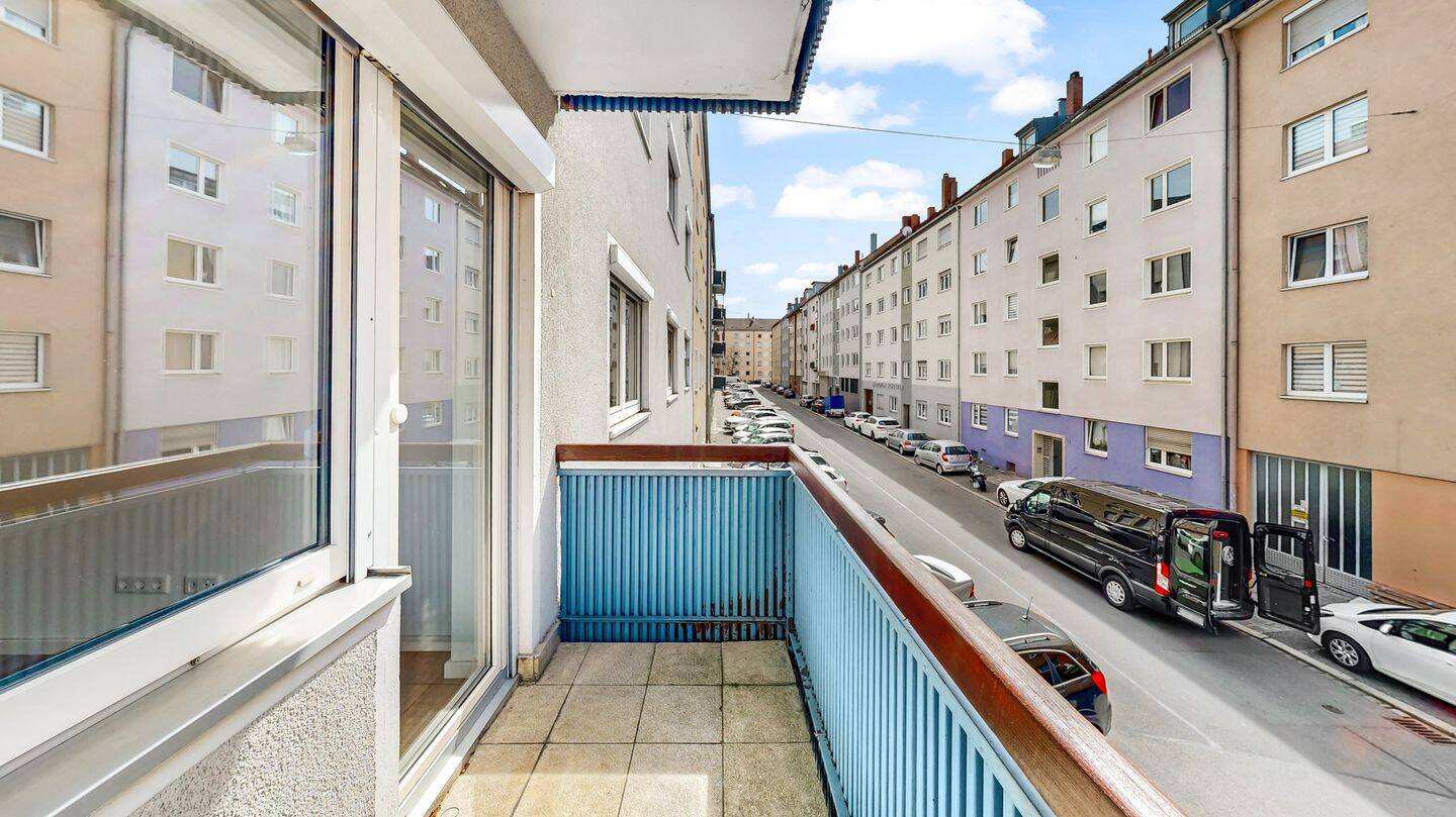 IMMOPARTNER - FRISCH RENOVIERT. 3 ZIMMER. BALKON. GARAGE. – Nürnberg – Vorschaubild 2