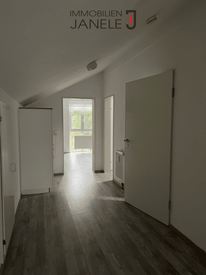 Ansprechende 2-Zimmer-Dachgeschosswohnung in Regensburg-Harting – ideal für Singles oder Paare – 93055 Regensburg – Vorschaubild 4