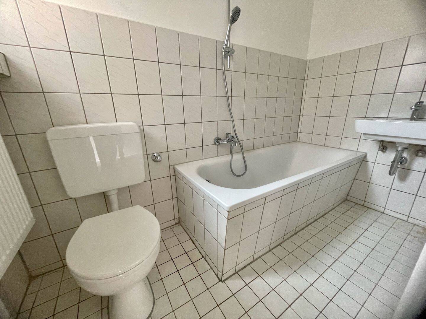Frisch saniert. Zentral. Einziehen & wohlfühlen! – Mönchengladbach – Vorschaubild 3