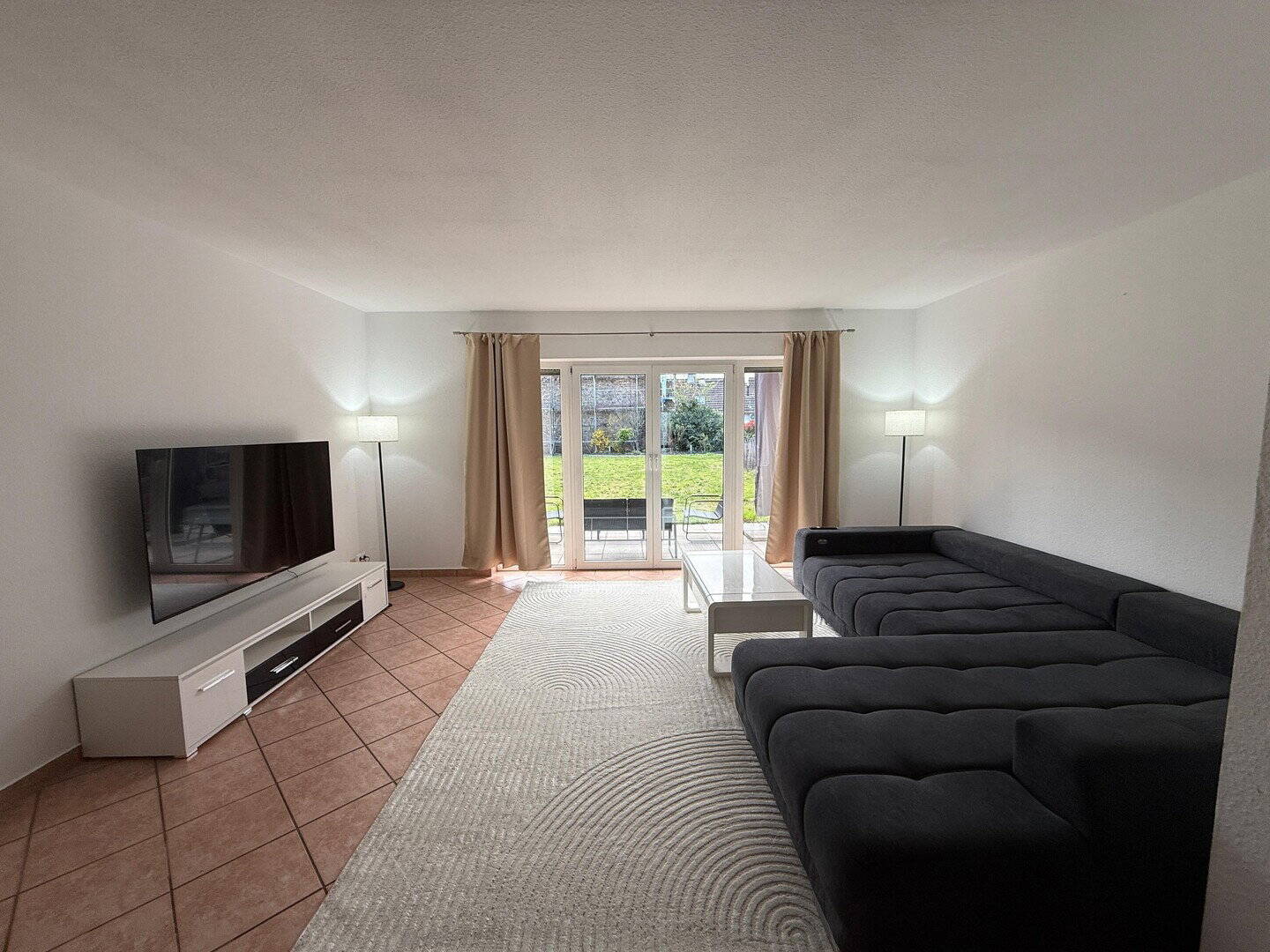 Möbiliertes Haus Ferienhaus mit Fußbodenheizung – Wiesbaden – Vorschaubild 3