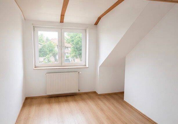 Einfamilienhaus in Lichtenrade mit 700 m2 Garten Grundstück Perfekt für Familien und Wohngemeinschaften sowie Monteure – Berlin – Vorschaubild 3