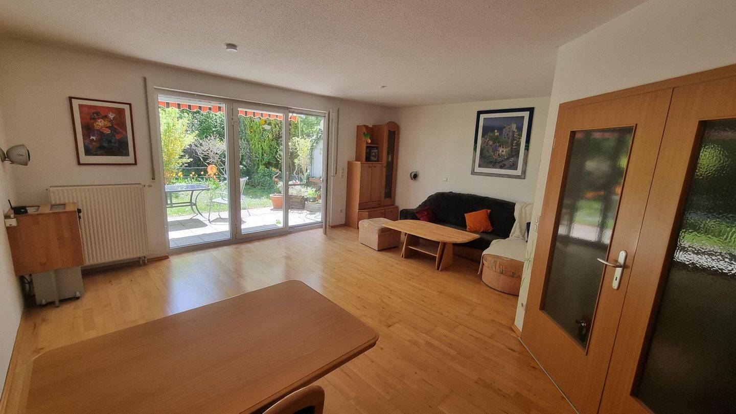 Sonniges Familien-Zuhause am Grünzug: Mit moderner Technik, Badesee & Stadtnähe inklusive – Feldkirchen – Vorschaubild 2