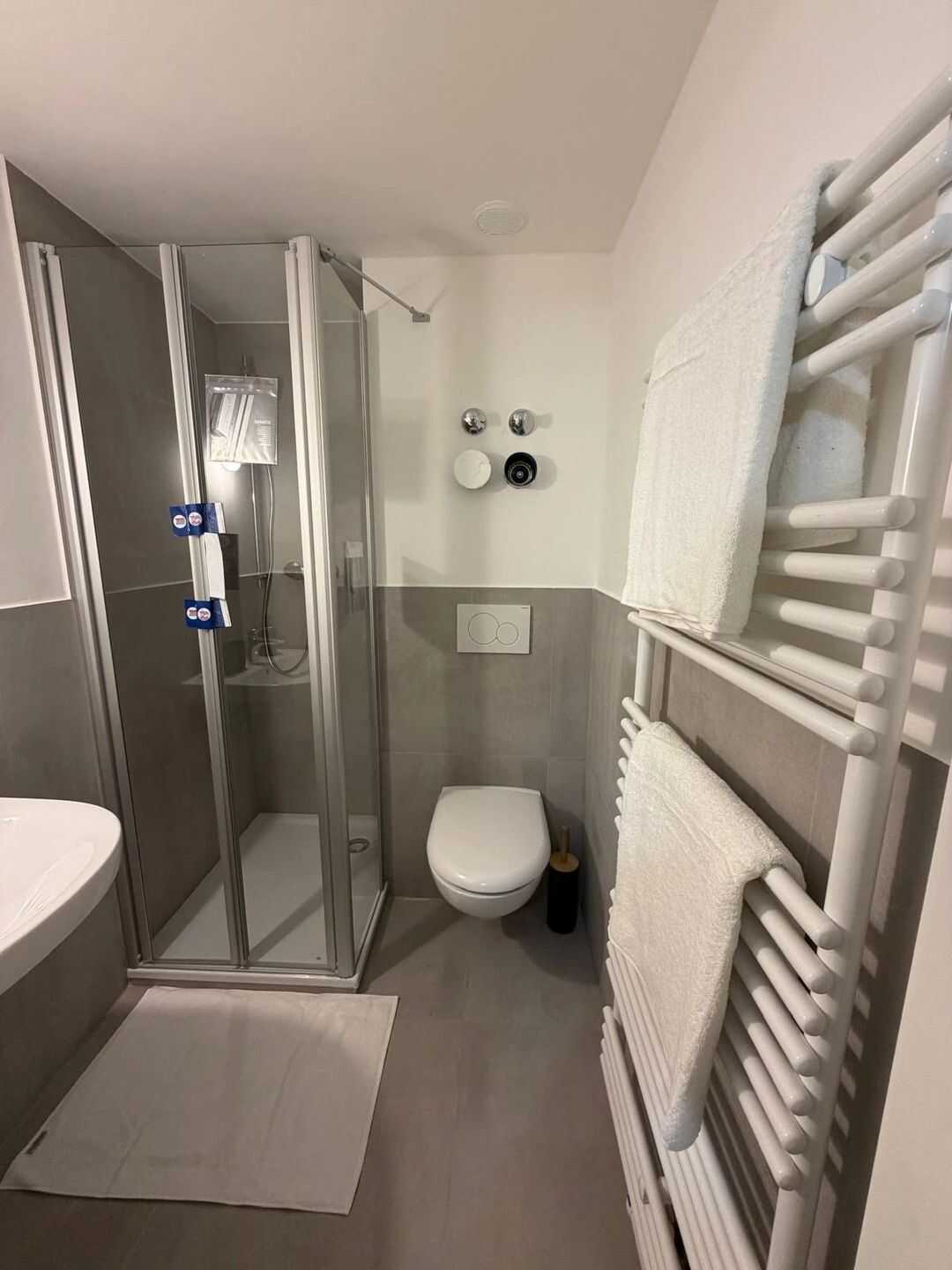 Hochwertig möbliertes Business Apartment im Zentrum von Köln – Köln – Vorschaubild 7