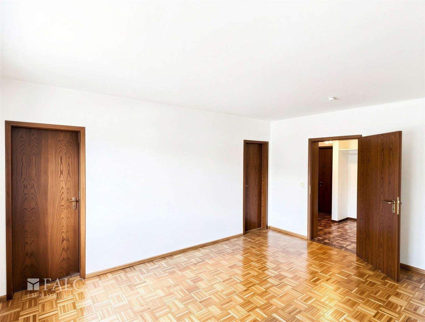 Großzügige 132 m² Wohnung mit großem Balkon und Stellplatz im gepflegten Dreifamilienhaus – Trier – Vorschaubild 4