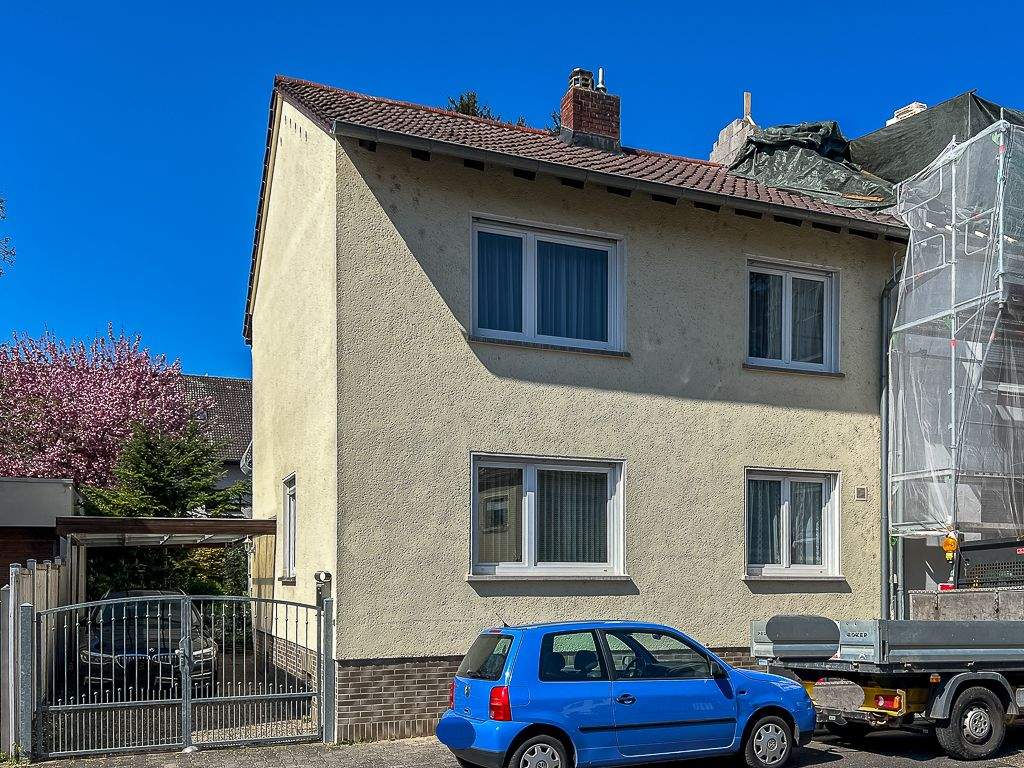 Mainz- Laubenheim: Einfamilienhaus optional plus 2 Appartments im Anbau (renovierungsbedürftig)