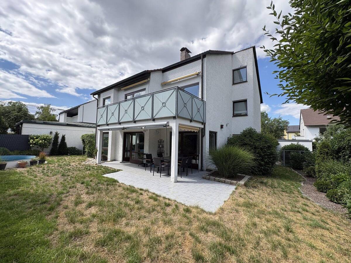 Einfamilienhaus in Regensburg West in Top Lage – 93049 Regensburg – Bild 1 von 9