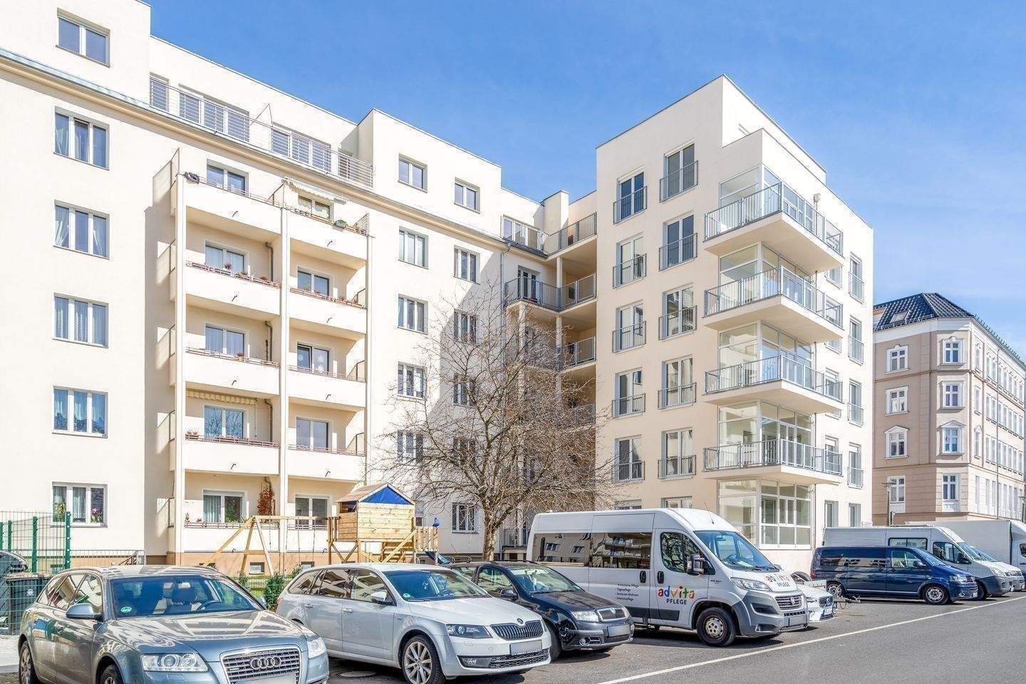 4-Zimmer-Familienwohnung im Neubau mit Wintergarten, Fahrstuhl und Tageslichtbad – 0172-3261193 – Berlin – Bild 1 von 3