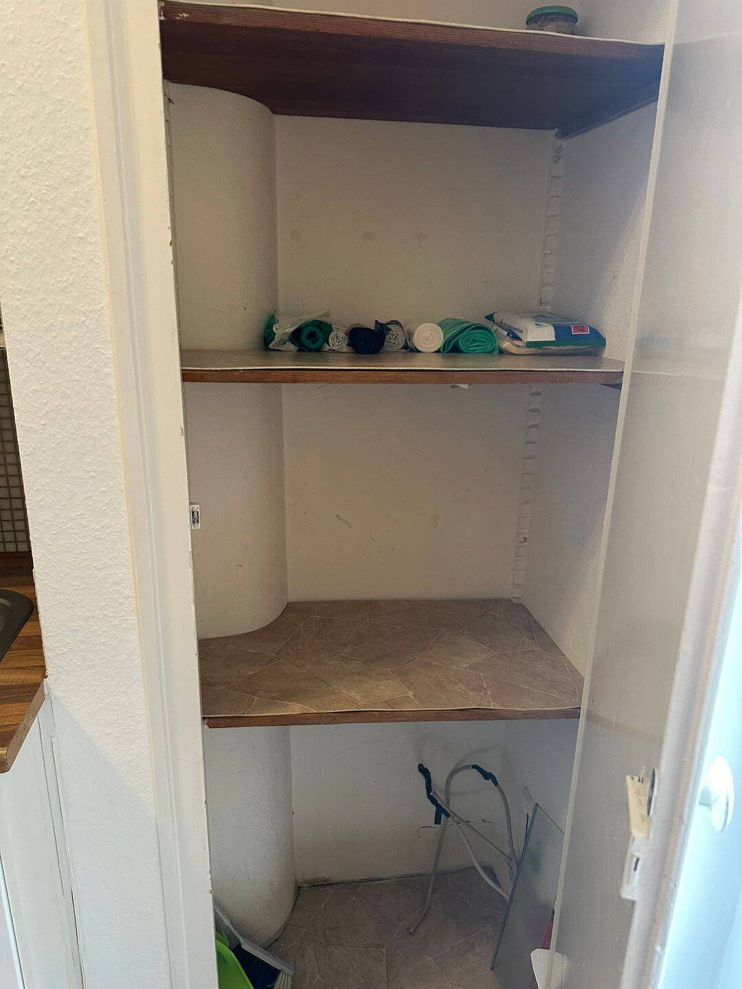 NEU RENOVIERT, PRAKTISCH UND GERÄUMIG - Wohnung mit zwei Schlafzimmern in S-Möhringen, WLAN - 3342 – Stuttgart – Vorschaubild 7