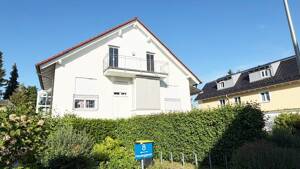 Keine Käuferprovision ! Charmante, sonnige 2-Zimmer-DG-Wohnung mit EBK in Bestlage von Allach – 80999 München – Vorschaubild 1