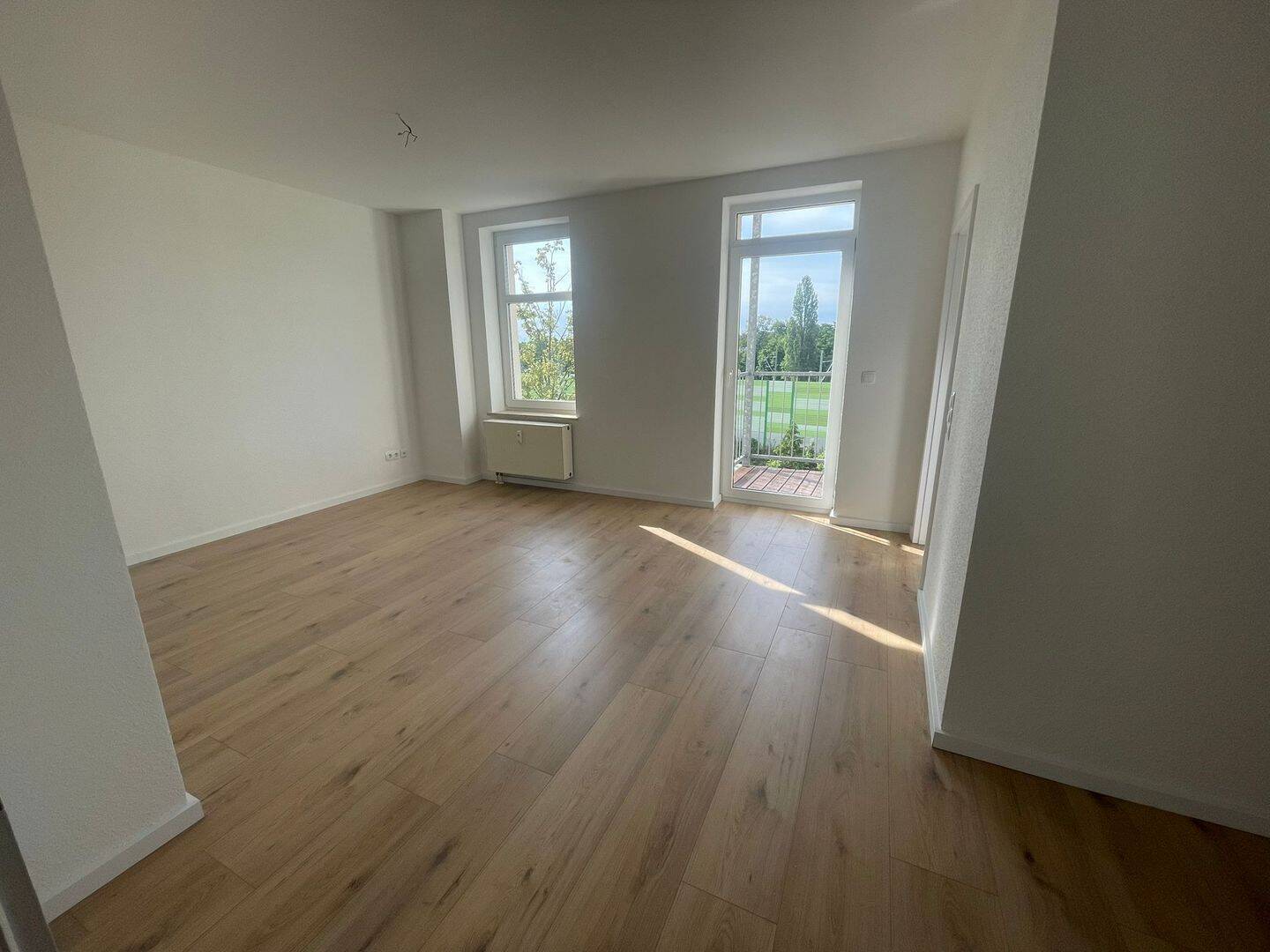 Komplett sanierte Wohnung mit Balkon – Leipzig – Vorschaubild 2