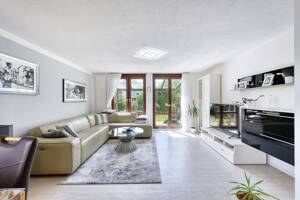+++ TOP gepflegt & modernisiert - sonnig & ruhig - 1-Fam.-REH - 2 Bäder mit Fenster - Hobbyraum, Pelletkamin, EBK, TG... – 70439 Stuttgart – Vorschaubild 4