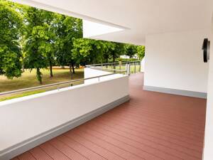 Lichtdurchflutete 3-Zimmer-Wohnung - ca. 50 m² Sonnenterrasse im 1.OG - Pkw-Stellplatz - Bezugsfrei – 13407 Berlin – Vorschaubild 1
