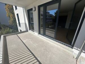 **Familien Willkommen** 4 Zimmer im NEUBAU mit Balkon, 2 Bäder und Einbauküche, Parkett, Aufzug – 70327 Stuttgart – Vorschaubild 3