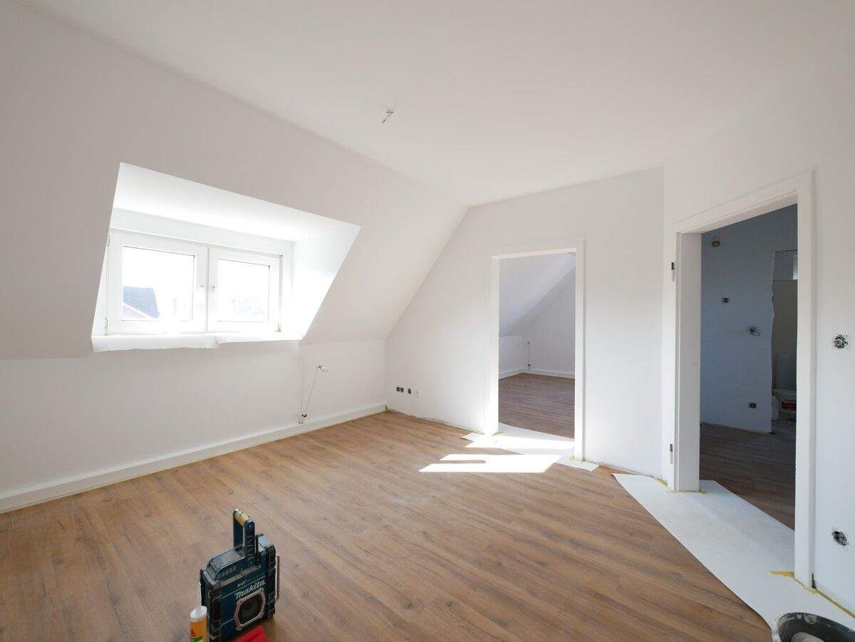 Charmante 2-Zimmer-Dachgeschosswohnung in zentraler Lage der Südstadt – Paderborn – Bild 1 von 9