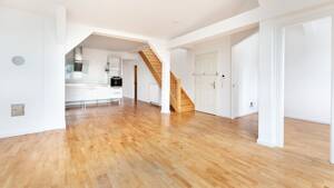 Exklusive Dachgeschosswohnung mit 40 m² Dachterrasse und spektakulärem Weitblick über Hamburg! – 20099 Hamburg – Vorschaubild 4
