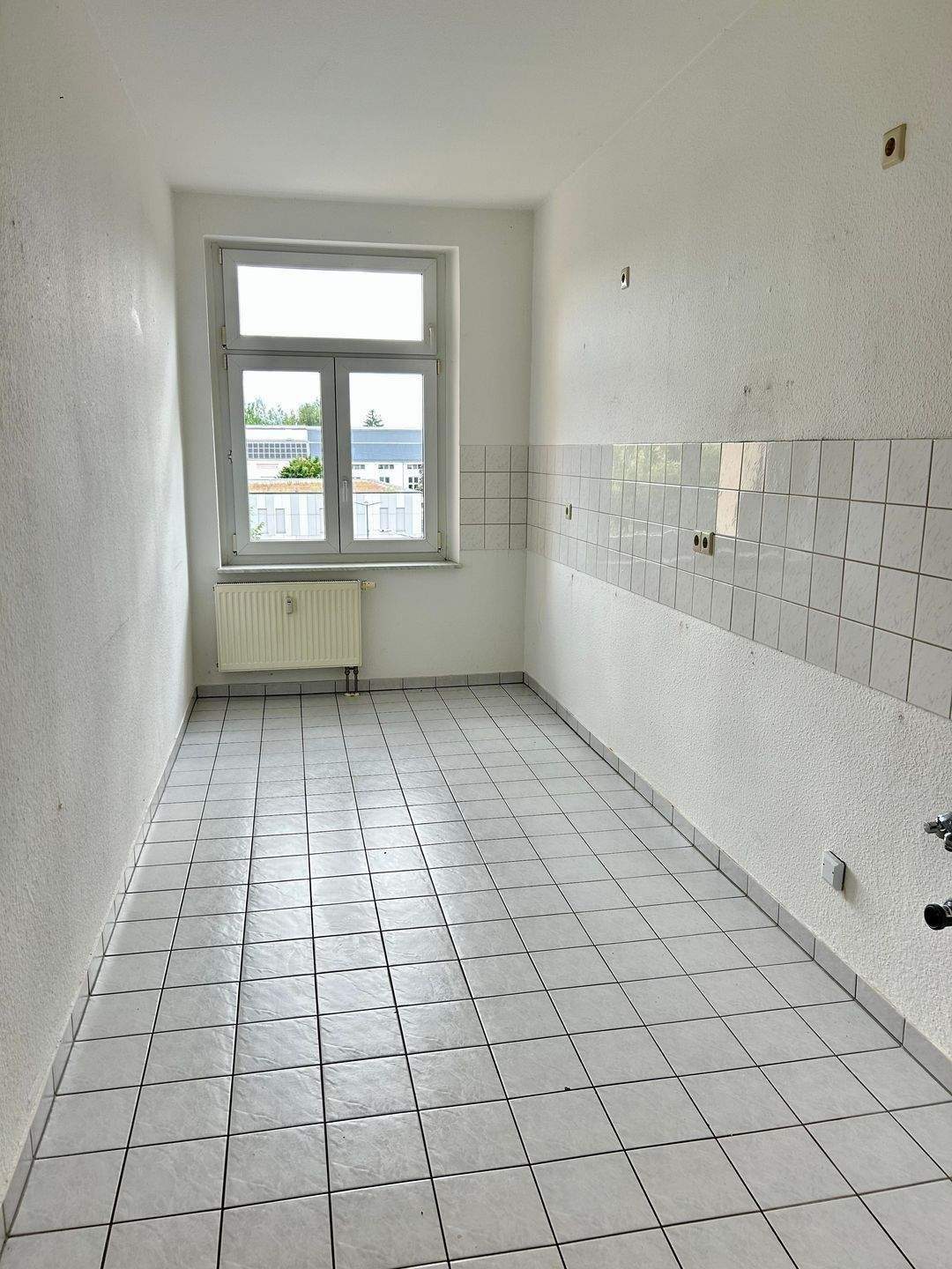 +++HELLE ALTBAU- WOHNUNG MIT BALKON FÜR EIGENNUTZER o. KAPITALANLEGER+++ – Chemnitz – Vorschaubild 2